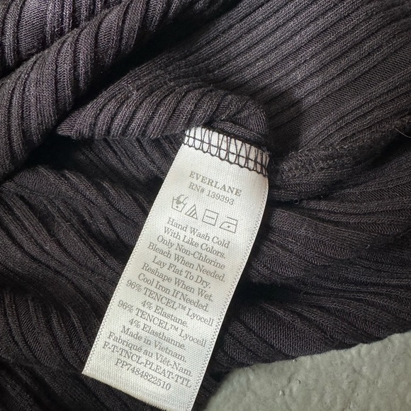 Everlane Ribbed & Ruffled Semi Turtleneck - Picture 4 of 5